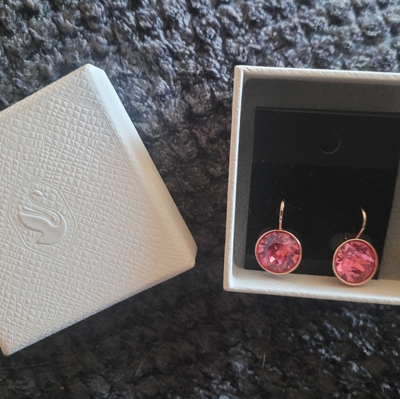 SOLD Swarovski Bella Earrings Rare - Picture 1 of 3